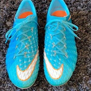 Women’s Nike soccer cleats. Hypervenom Nike Grip.
